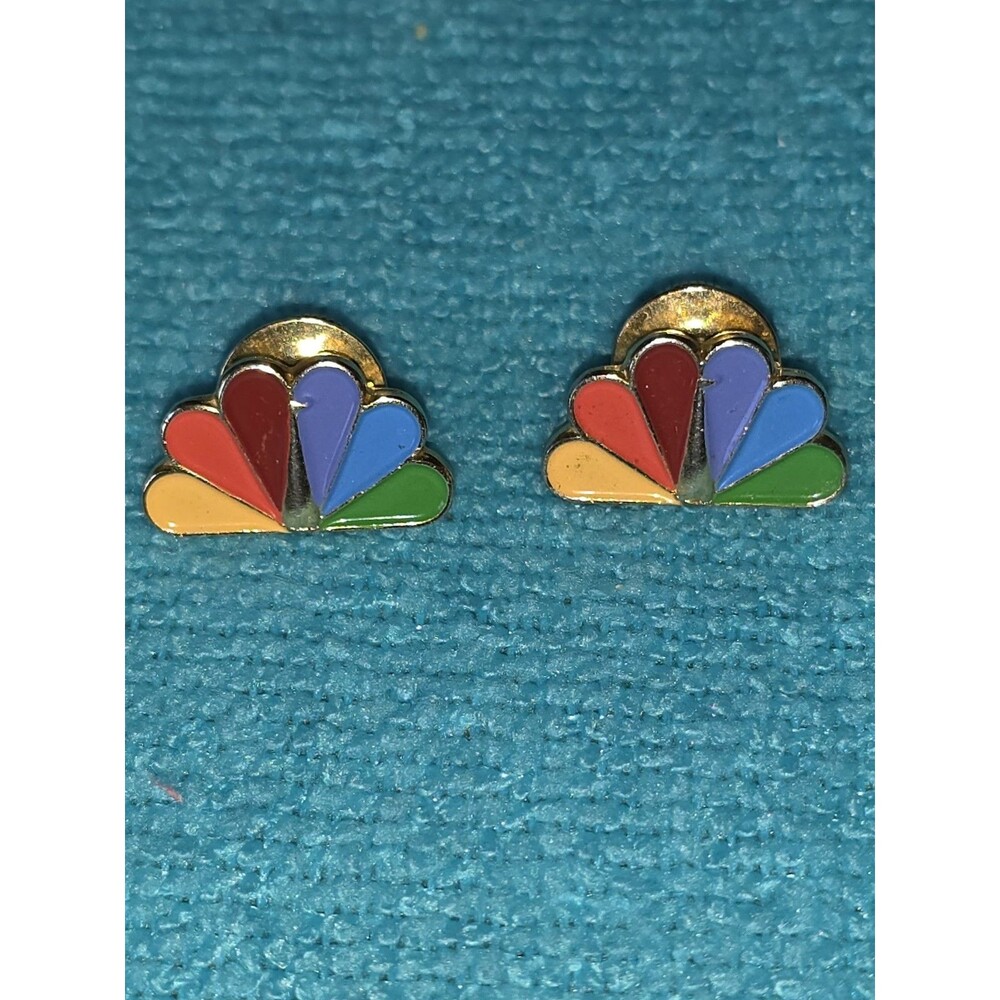 Set of 2 VINTAGE 1980'S NBC Peacock Lapel Pins Enamel Goldtone Pin Back EUC
